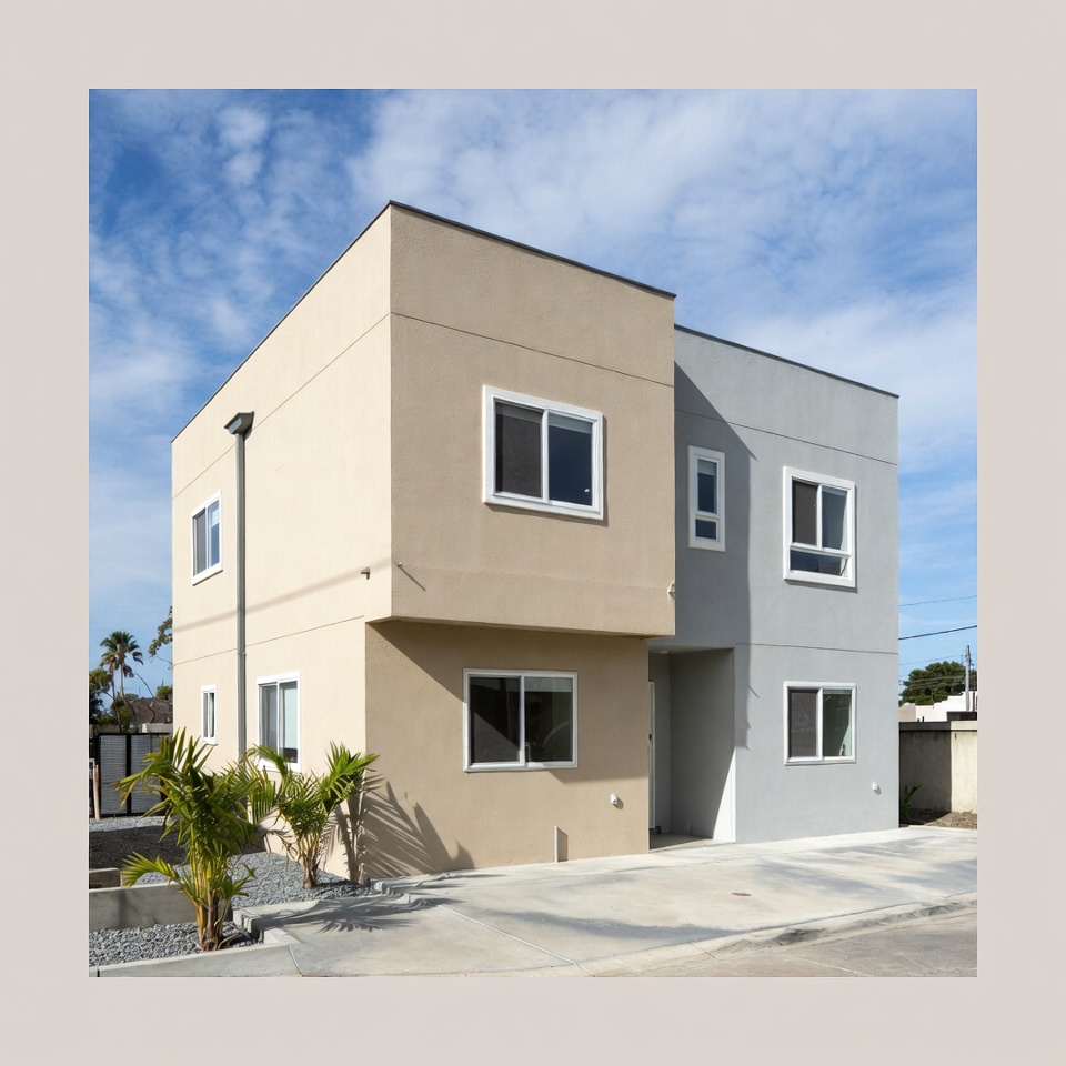 Neutral color 2 floor house elevation with modern style